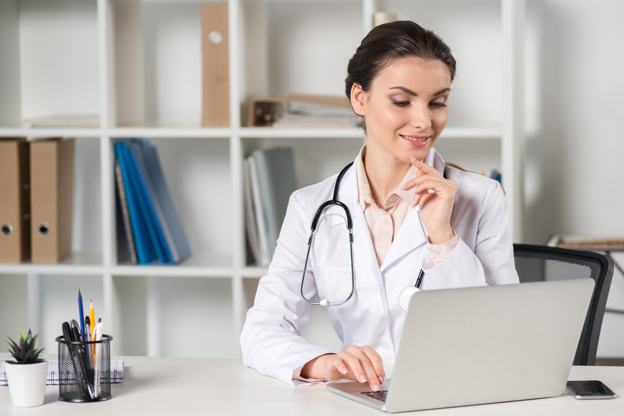 Como abrir seu consultório médico usando a Telemedicina e atender seus pacientes online?