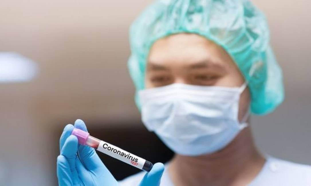 resíduos que tenha sangue dos pacientes como seringas, agulhas e tubos oferecerem riscos de contaminação mais altos