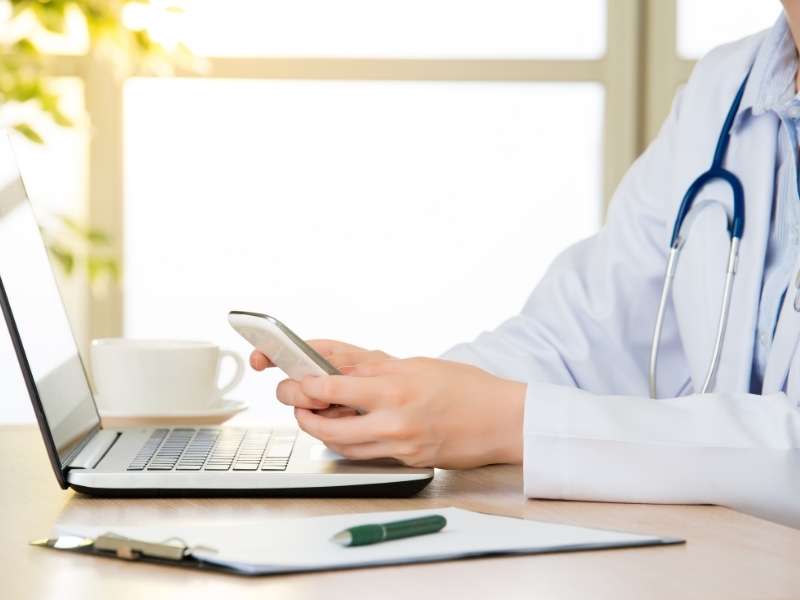 o consultório online nada mais é do que um ambiente digital onde é possível agendar e se consultar com profissionais da saúde de forma totalmente online